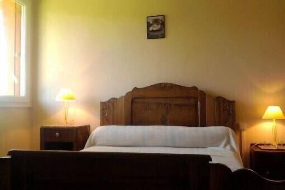 Gite à la ferme entièrement rénové, repos garanti vue magnifique vers montagnes in Arette, Béarn