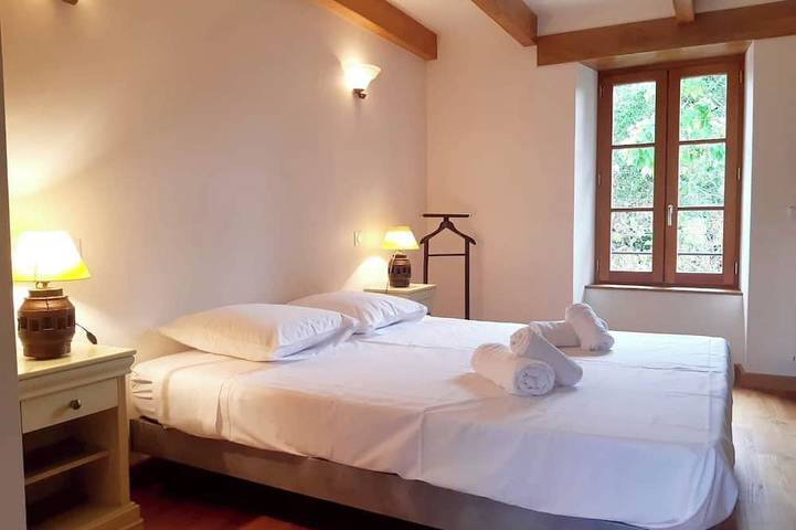 Location de vacances pour 8 personnes, avec jardin à Lanuéjouls - 3