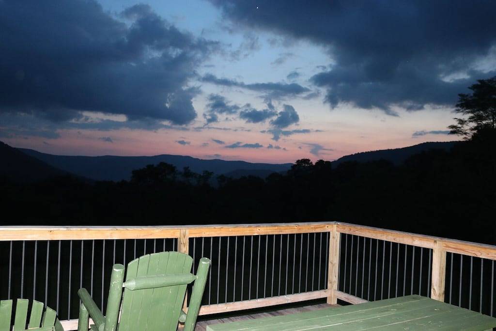 Vacation House for 12 Guests in Blue Ridge Mountains, Greenbrier River