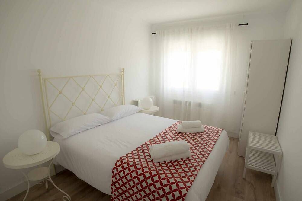 Entire apartment, Mountain. Incredible apartment. Villa de Gredos in Navarredonda de Gredos, Ávila Region