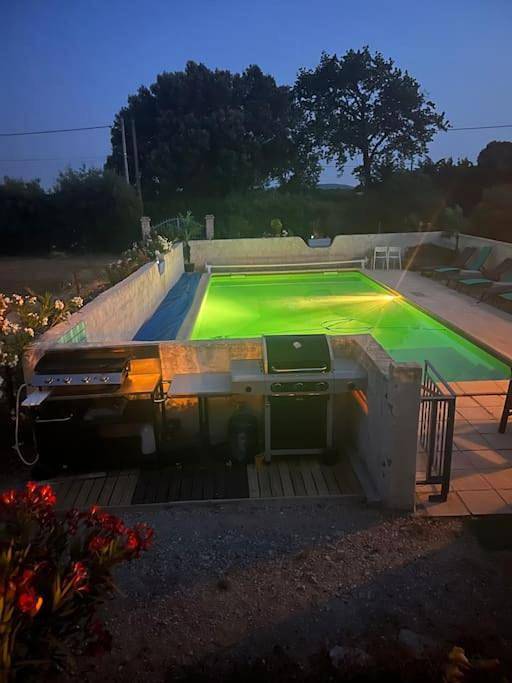 Location de vacances pour 6 personnes, avec jardin et piscine à Bouchet - 4