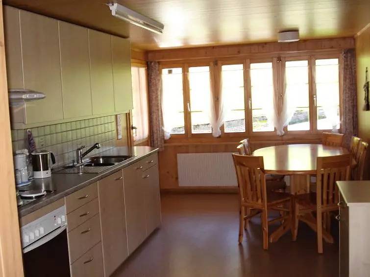 Ganze Wohnung, 5 Zimmer 11 Personen in Frutigen, Frutigen - Lenk - Adelboden