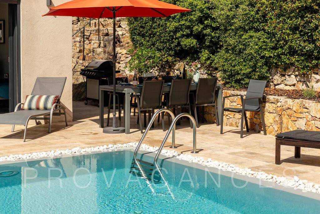 Villa mit beheiztem Pool nur wenige Minuten zu Fuss von Lorgues in Lorgues, Draguignan Region