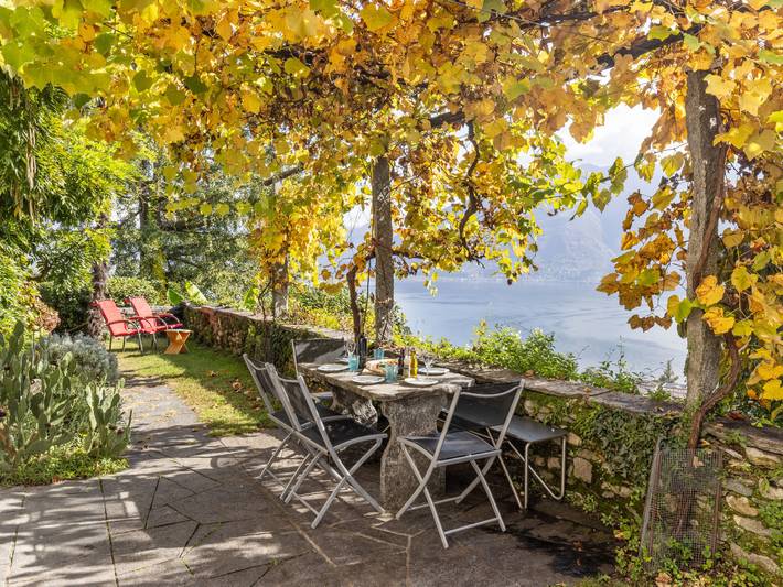 Ferienwohnung für 4 Personen, mit Terrasse und Garten sowie Seeblick in Muralto
