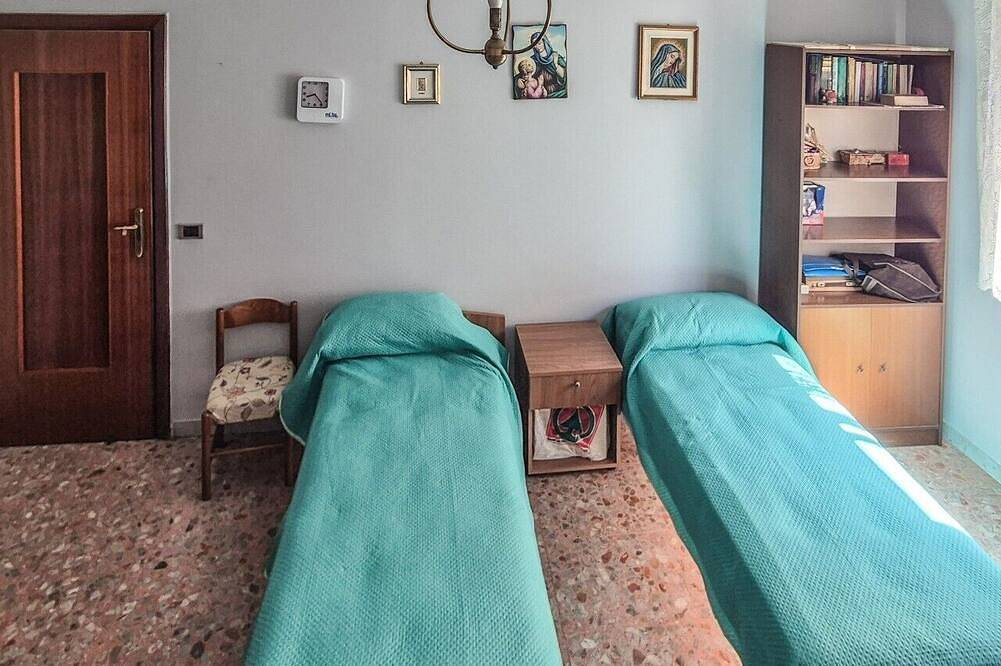 Apartamento entero, Delia - Apartment with a balcony in Avellino, Provincia d'Avellino