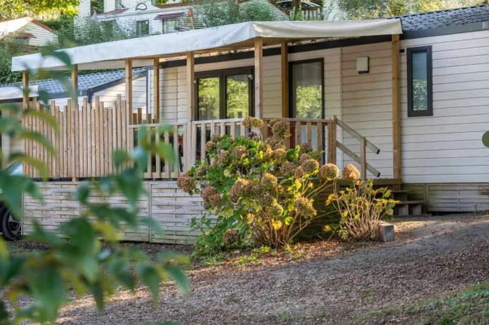 Mobile Home with Terrace in Espelette - 2 Bedrooms, 5 People in Espelette, Bayonne region