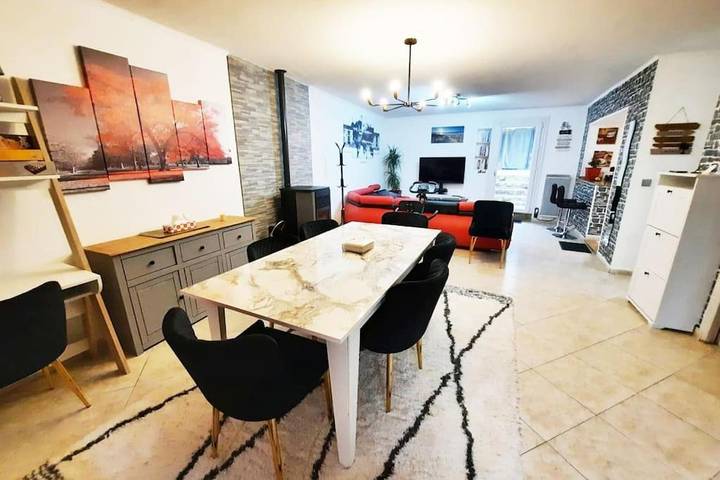 Location de vacances pour 7 personnes, avec vue ainsi que jardin et terrasse à Chevannes (Essonne)