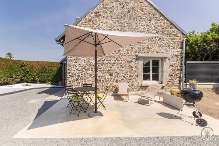 Gîte pour 3 personnes, avec jardin à Créances