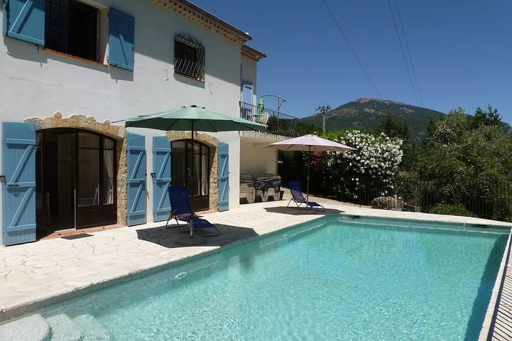 Location de vacances pour 8 personnes, avec jardin et balcon à Le Bar-sur-Loup