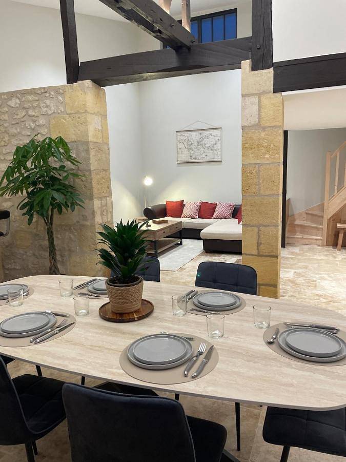 Location de vacances pour 6 personnes, avec jacuzzi et sauna ainsi que jardin et terrasse à Branne - 4