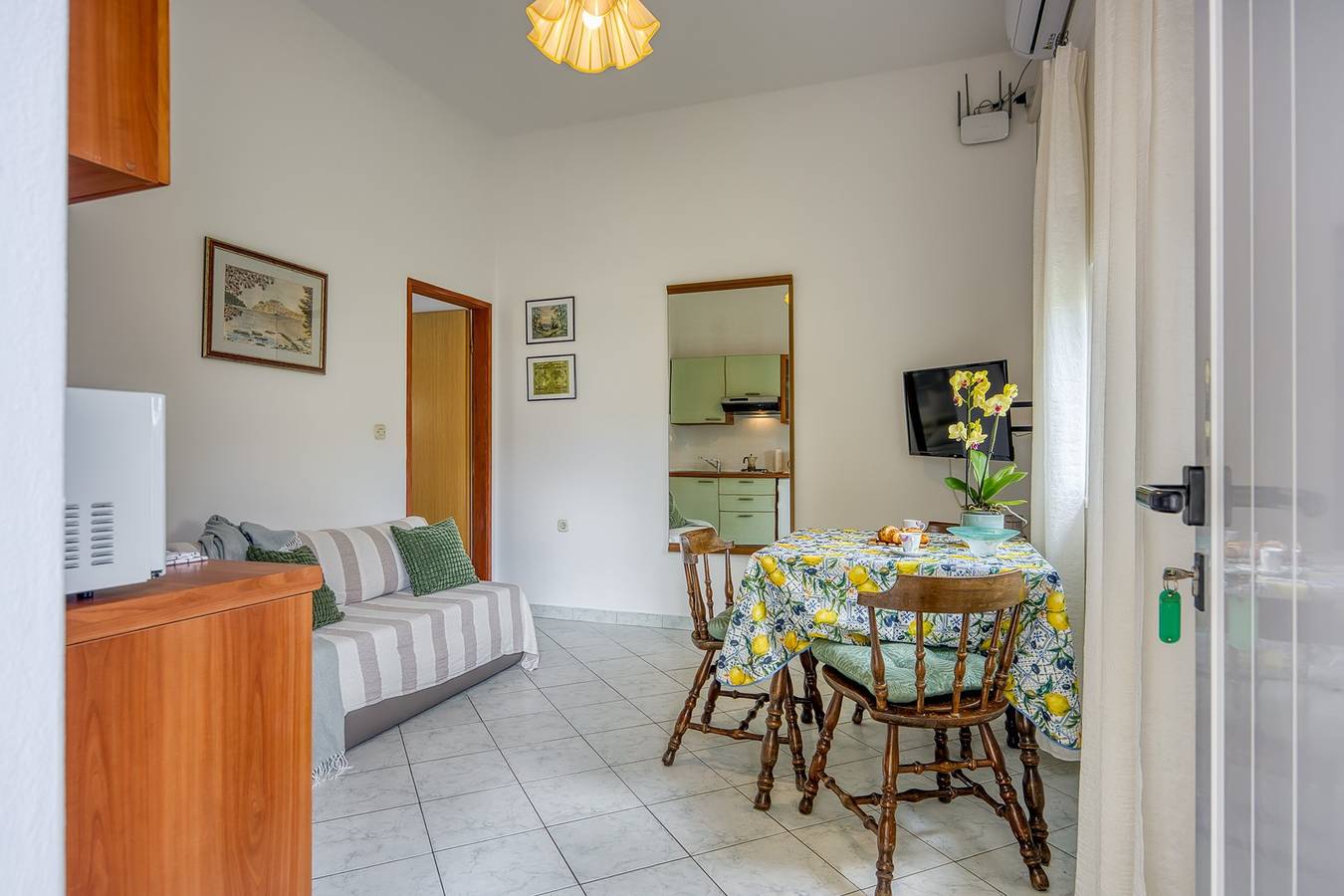 Appartement entier, Charmant appartement près de Rovinj avec balcon, Wi-Fi et parking in Rovinj Riviera, Rovinj