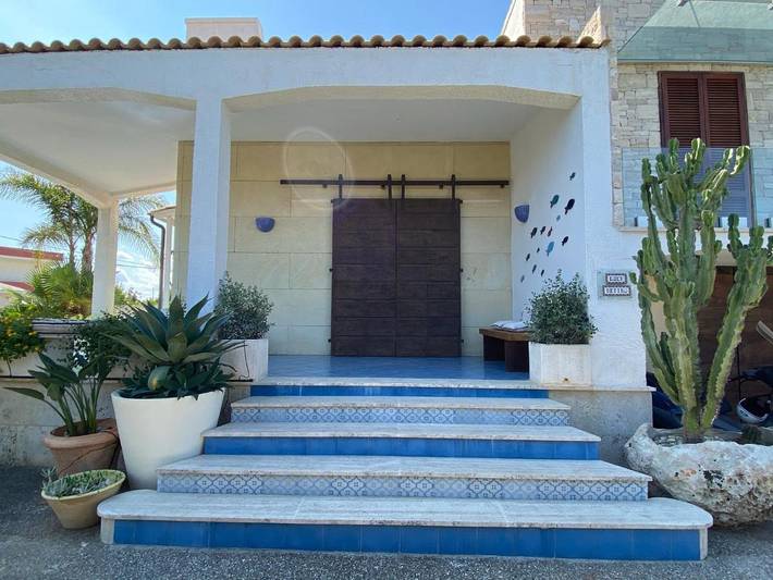 Location de vacances pour 14 personnes, avec piscine ainsi que jardin et jacuzzi à Torre Chianca - 4