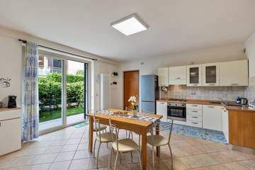 Vakantieappartement voor 4 Personen in Lazise, Garda Bergen, Afbeelding 3