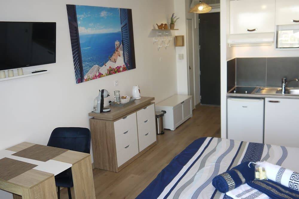 Apartamento entero, Studio with private terrace and swimming pool. 15 minutes from the historic center of Aix-en-Provence in Éguilles, Region de Aix-en-Provence