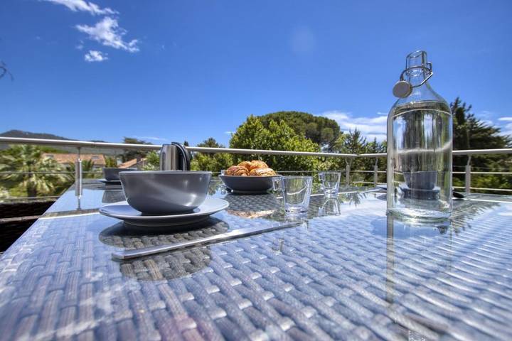 Gîte pour 8 personnes, avec terrasse dans Plage de Saint-Cyr sur Mer Les Lecques - 3