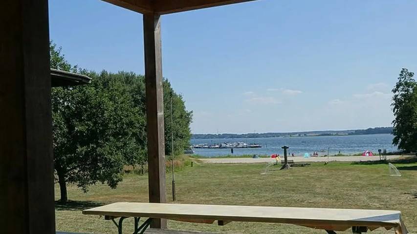 Bungalow für 8 Personen, mit Garten am Fleesensee - 2