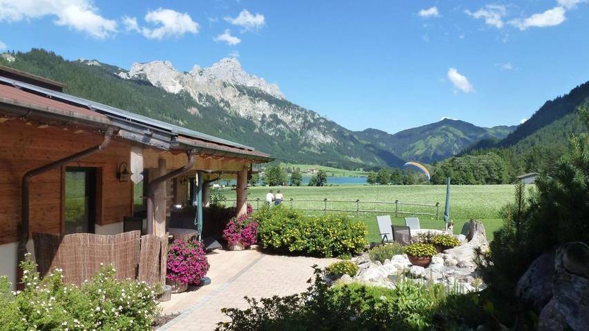 Ferienpark für 4 Personen, mit Terrasse und Garten sowie Sauna und Ausblick in Tannheimer Tal