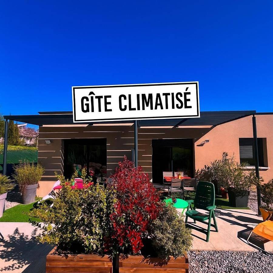 Appartement entier, Gîte neuf au calme, Rdc, Terrasse, Parking, 2 chambres, Clim in Beaucroissant, Isère