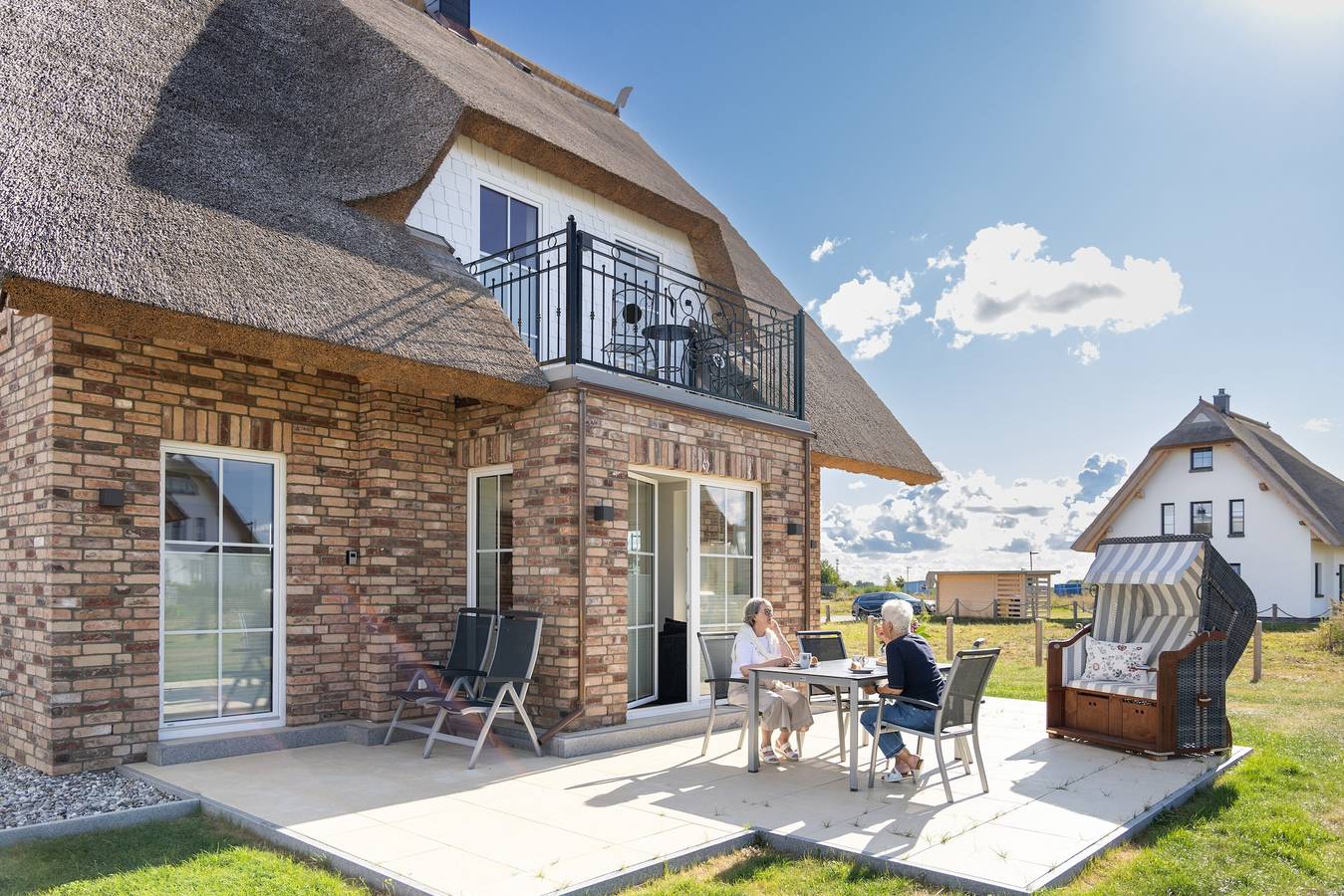 \"reethaus nordlicht\" a top-class vacation home on the baltic sea island of rügen. in Lancken, Dranske