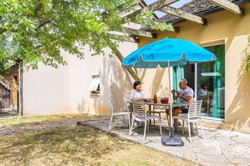Gîte pour 6 personnes, avec piscine et jardin, animaux acceptés à Quézac