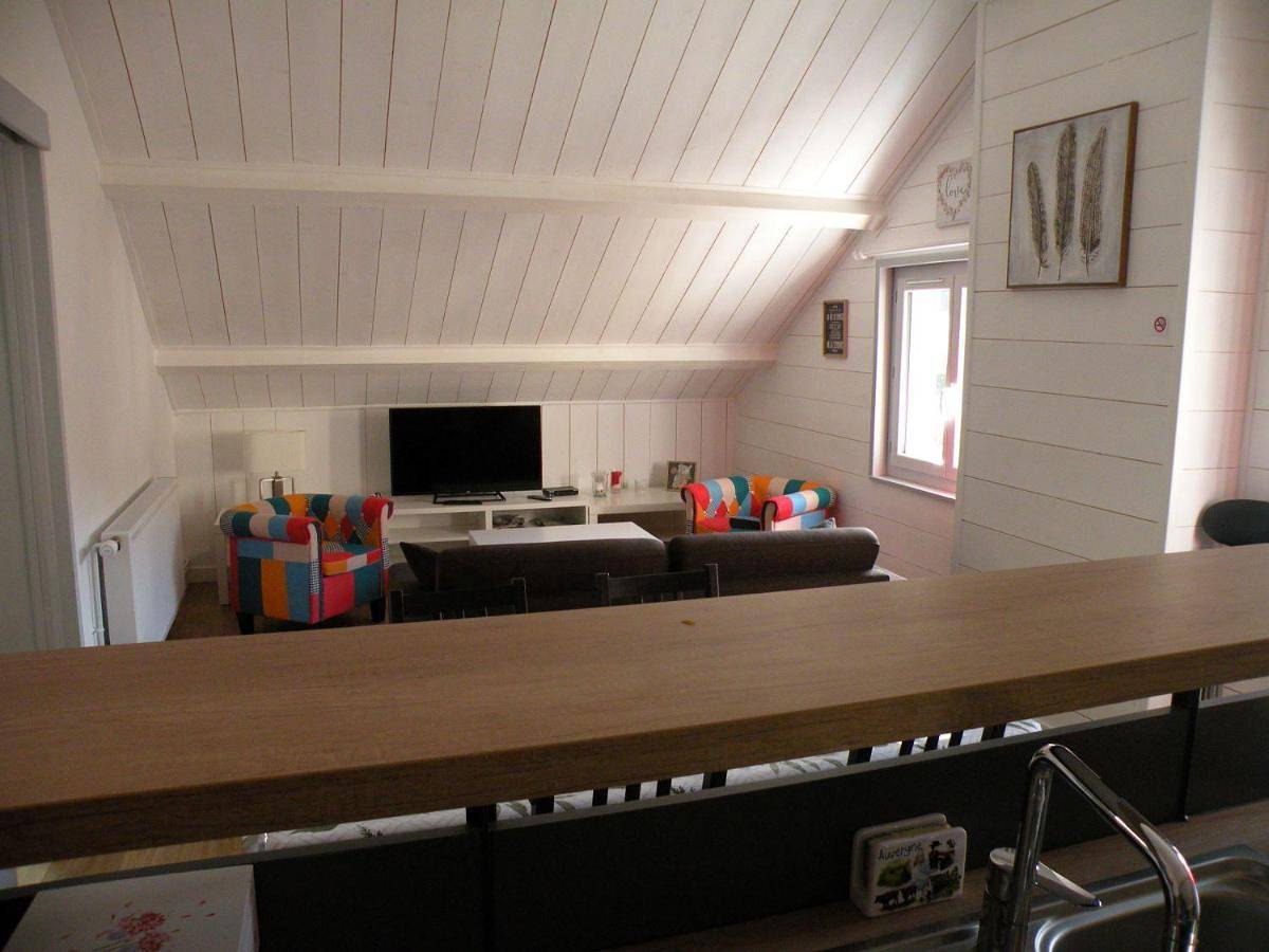 Appartement entier, Basilic, 4 pers. Villa Saint Antoine, Orcival, Sancy Auvergne in Orcival (Puy-de-Dôme), Parc naturel régional des Volcans d'Auvergne