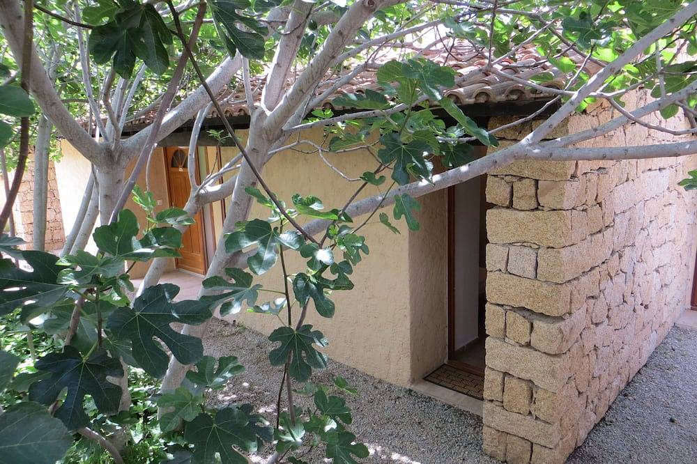 Maisonette 35m² 2-4 pers - Swimming pool - South Corsica - Near sea in Serra-di-Ferro, Région d'Ajaccio