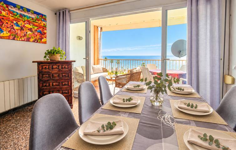 Apartamento vacacional entero, Apartamento con vistas al mar, terraza y Wi-Fi in Pineda de Mar, Maresme