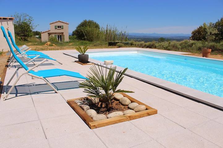 Ferienhaus für 6 Personen, mit Terrasse und Garten in Saint Julien De Peyrolas Languedoc Roussillon