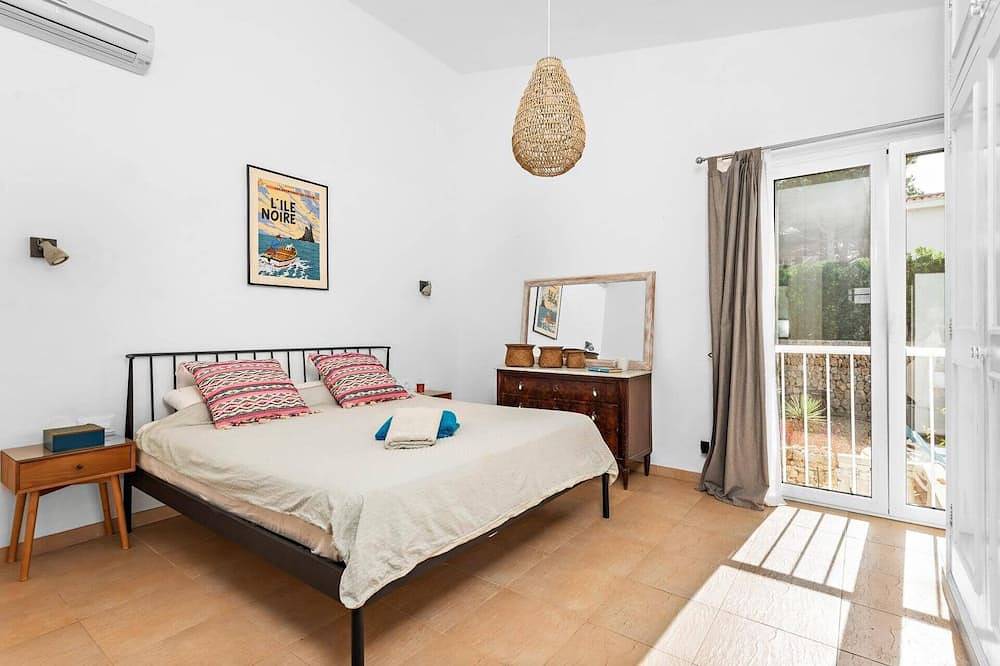 Villa Can Palmeras by Villa Plus in Es Canutells, Maó