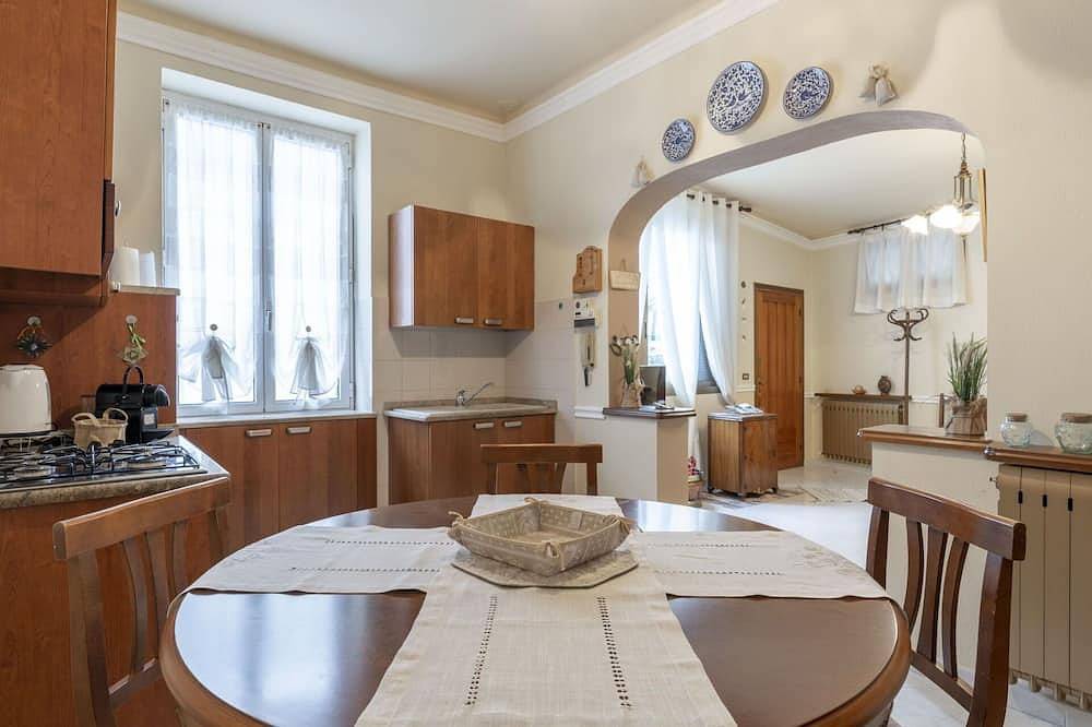 Wonderful  villa for 4 guests with Wifi, Tv, balcony and parking in Dolceacqua, Ligurian Alps