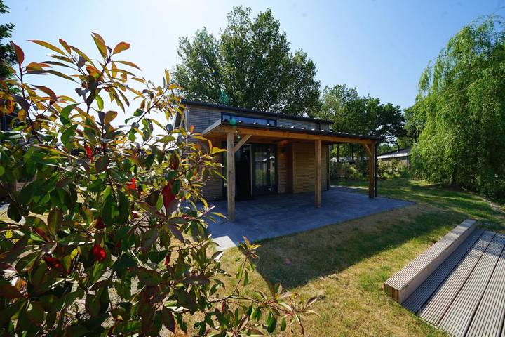 Chalet voor 4 personen, met tuin aan het Veluwemeer