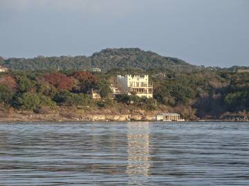 Castle for 10 Guests in Lake Travis, Travis County, Picture 3