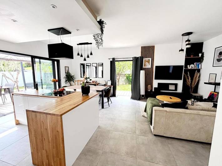 Location de vacances pour 6 personnes, avec jacuzzi ainsi que terrasse et jardin à Bouguenais - 3