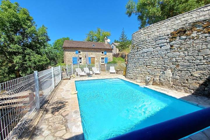 Location de vacances pour 8 personnes, avec Jardin à Hures-la-Parade