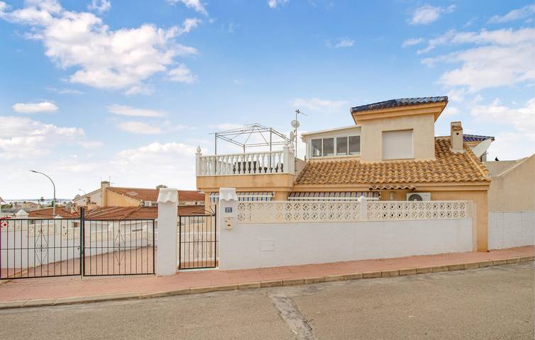 Ferienhaus für 6 Personen, mit Terrasse und Pool - 1
