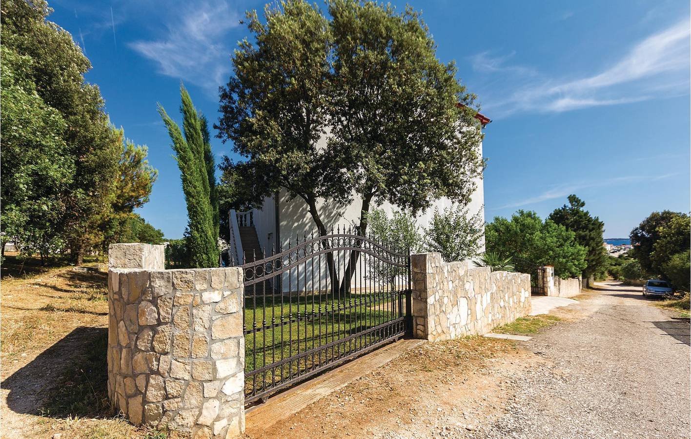 Ganze Ferienwohnung, Ferienwohnung mit Meerblick, WLAN, Terrasse, Parkplatz und in der Nähe eines FKK-Strandes in Barbariga, Südküste Istrien