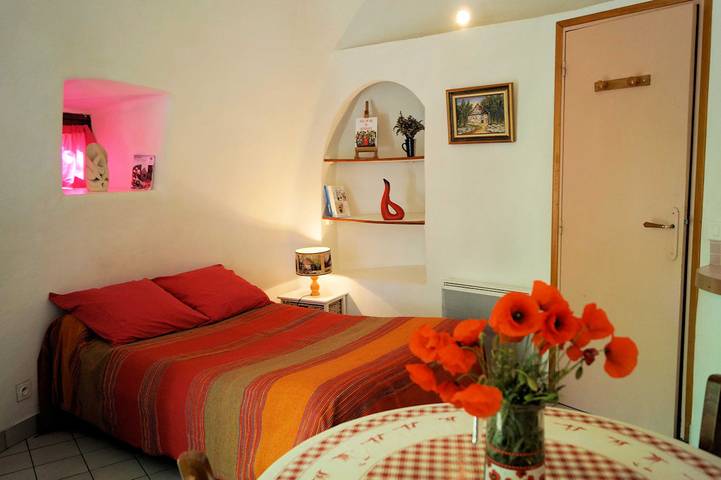 Gîte pour 2 personnes, avec terrasse dans Massif central - 4