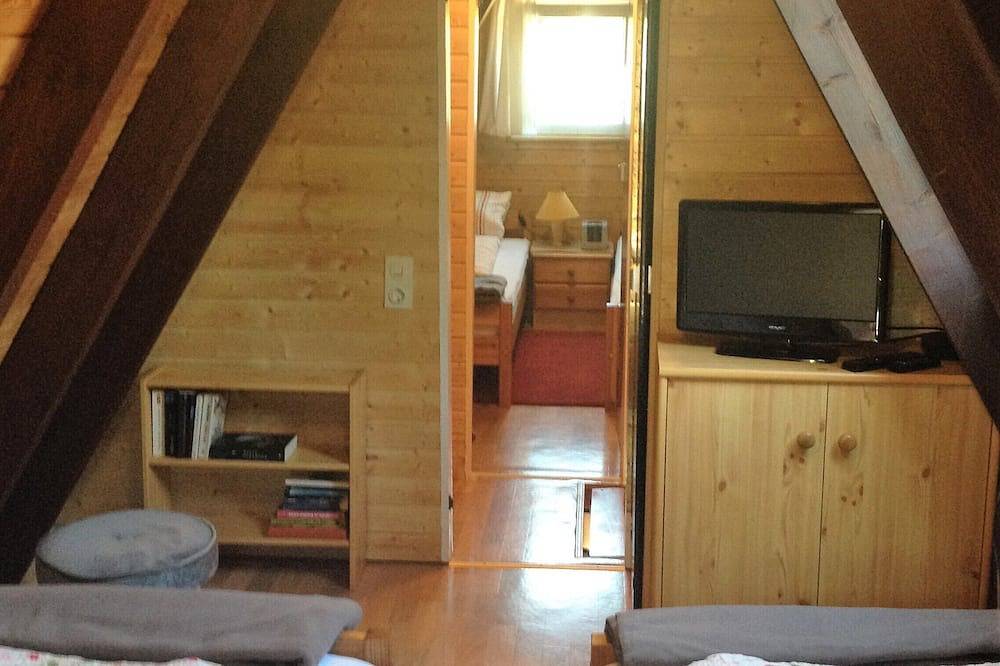 Eichhörnchen-In der Natur zuhause-Haus mit Klimaanlage und Fass-Sauna im Garten in Gossersweiler-Stein, Trifelsland
