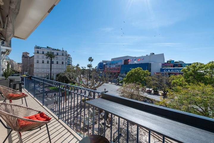 Gîte pour 4 personnes, avec Terrasse dans Palais Des Festivals Et Des Congres