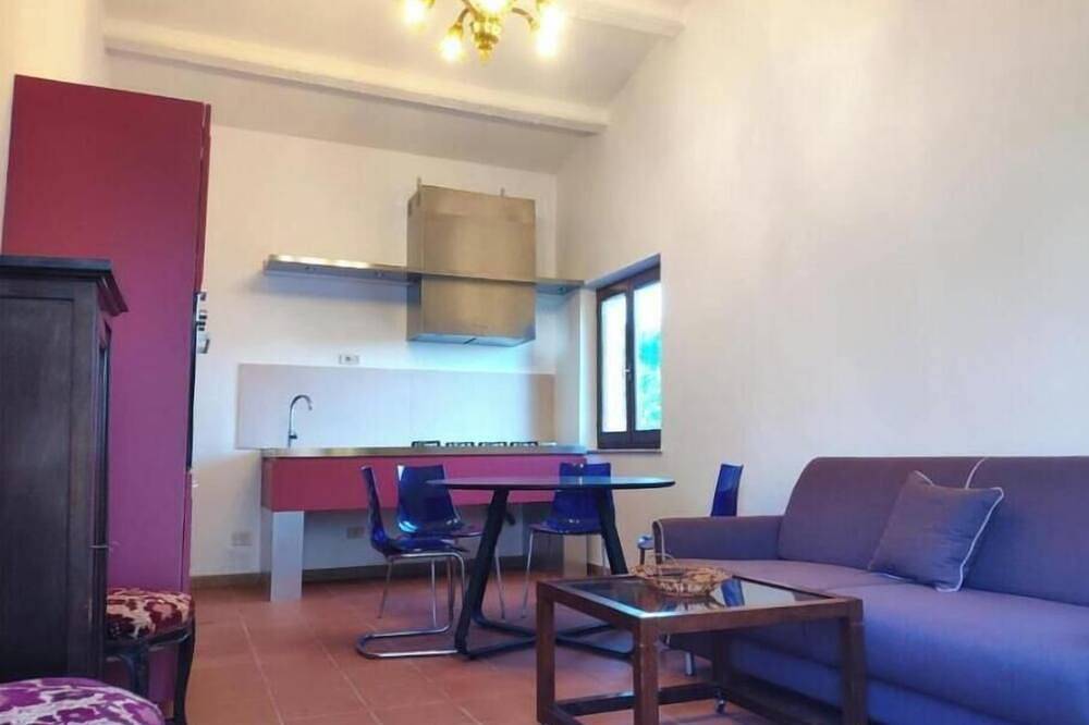 Panoramic country Villa 6/7 people in Tuscany, bbq, wood-fired oven, heating in Sarteano, Siena e dintorni