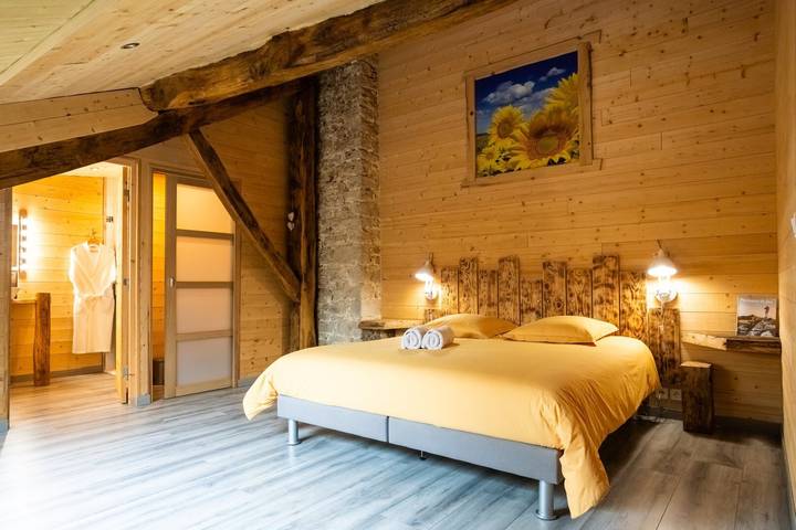 Location de vacances pour 2 personnes, avec Jacuzzi ainsi que Jardin et Sauna dans le Doubs