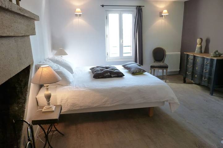 Location de vacances pour 4 personnes, avec terrasse ainsi que jardin et piscine à Saint-Philippe-d'Aiguille - 2