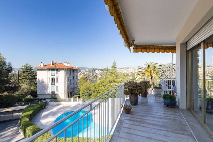 Appartement de vacances pour 6 personnes, avec jardin ainsi que piscine et balcon à Le Cannet