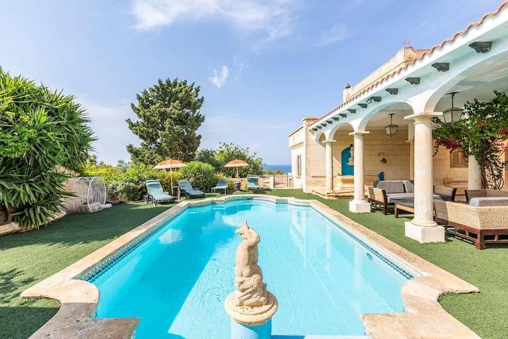Villa para 20 pessoas, com vista e jardim e ainda piscina, com animais de estimação - 1