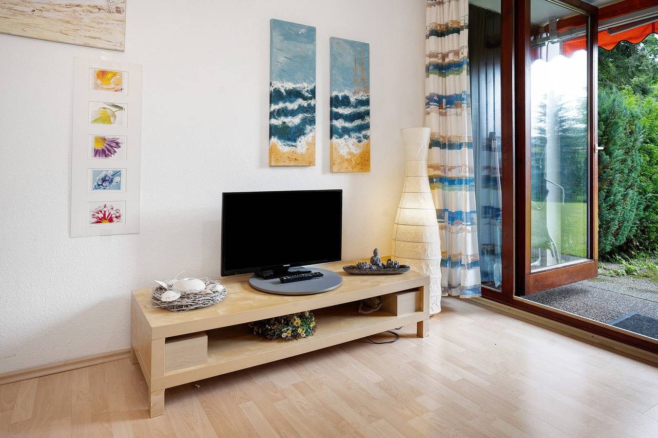 Entire studio, Studio Apartment 'Ferienwohnung Nr 9' with Private Terrace, Shared Garden and Wi-Fi in Bad Herrenalb, Northern Black Forest