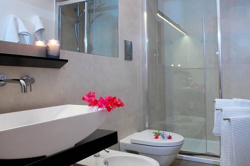 Ganze Wohnung, Luna rossa charmantes Haus in Castel di Tusa, Tusa