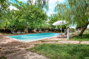 Gîte pour 4 personnes, avec piscine et jardin à Sassari
