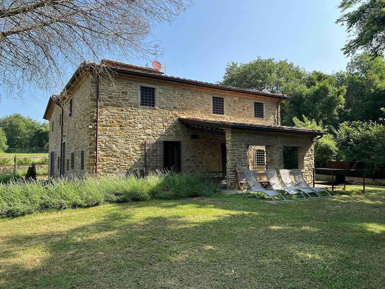 Restored farmhouse in the Arezzo hills in Arezzo, Arezzo Province