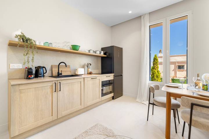 Apartamento entero, 625 Liberation - Lot 2 in Saint-Laurent-du-Var, Costa mediterránea (Francia)