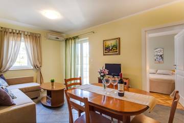 Ferienwohnung für 5 Personen, mit Balkon/Terrasse in Mali Lošinj